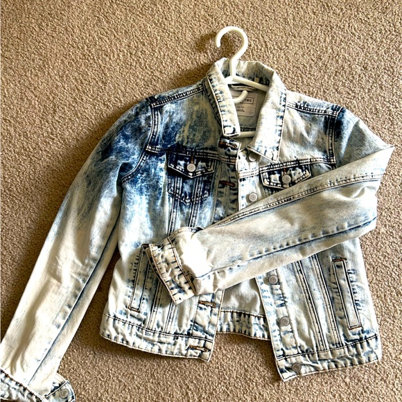Acid wash denim jacket - Picture 1 of 2